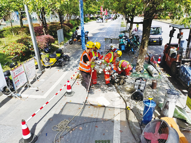  马尔康UV-CIPP紫外光固化修复